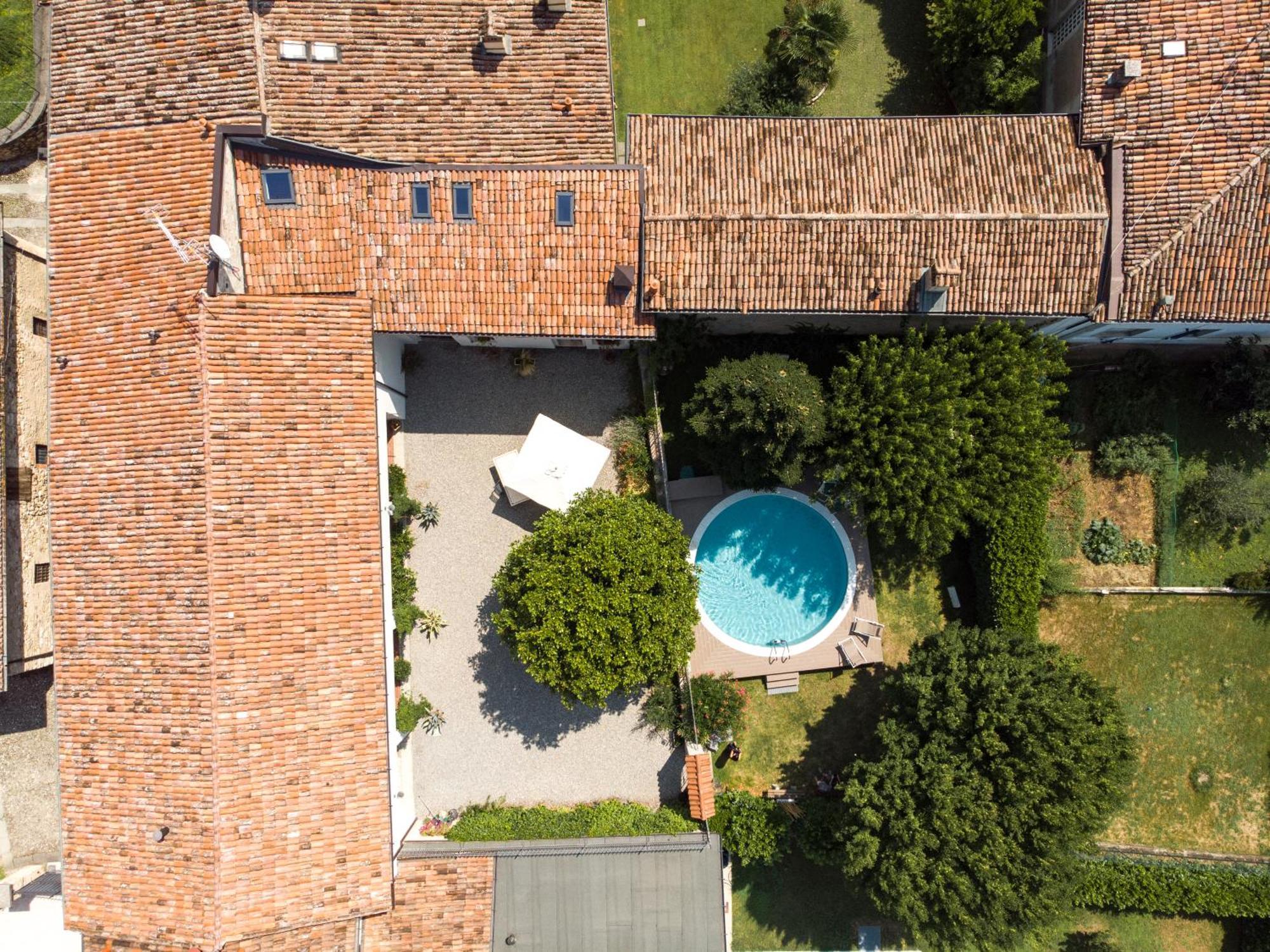 Corte Martinola Bed&Breakfast In Franciacorta Ome Exterior photo
